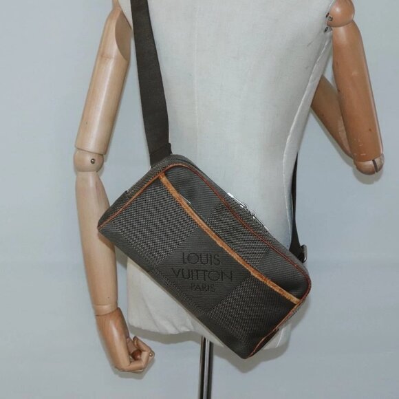 LOUIS VUITTON Damier Geant Acrobat Shoulder Bag Khaki - Picture 14 of 16